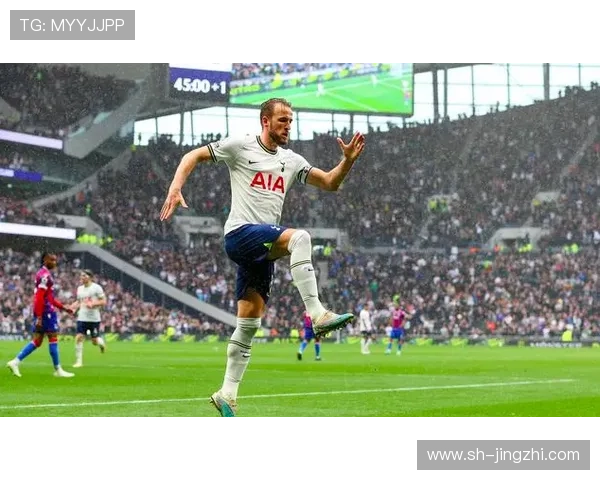 贝伦格尔精准长传送禁区 古鲁泽塔头球破门助球队领先